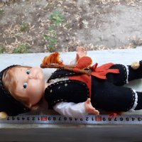 Стара гумена кукла в носия с гайда , снимка 6 - Антикварни и старинни предмети - 33863613
