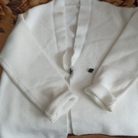 Продавам жилетка Кашмир , снимка 1 - Блузи с дълъг ръкав и пуловери - 44615011
