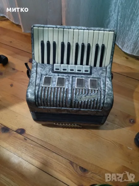 Акордеон Weltmeister 40 баса , снимка 1