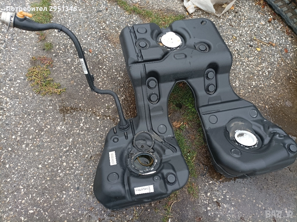 . Резервоар Porsche Panamera GTS Facelift , снимка 1