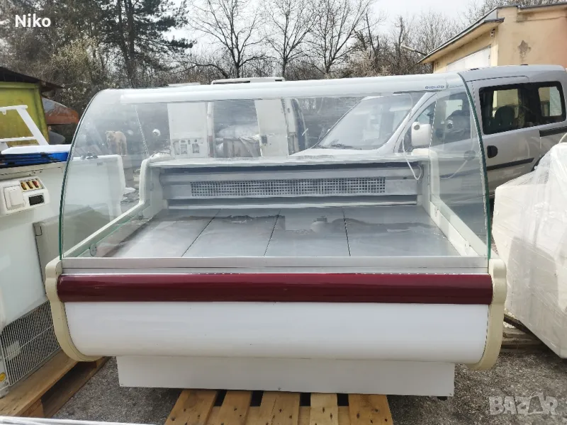 Хладилна витрина Igloo , снимка 1