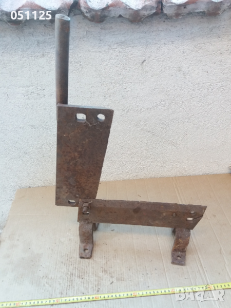 масивна кована възрожденска гилотина , снимка 1