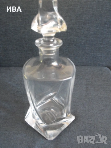 Стъклена гарафа от масивно стъкло., снимка 3 - Антикварни и старинни предмети - 51414046