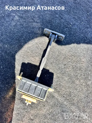 Ограничител врата предна дясна  за Мерцедес CLS. W219. 2004-2010г, снимка 2 - Аксесоари и консумативи - 49440607