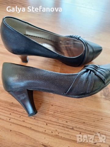 Продава обувки, снимка 14 - Дамски обувки на ток - 52087563