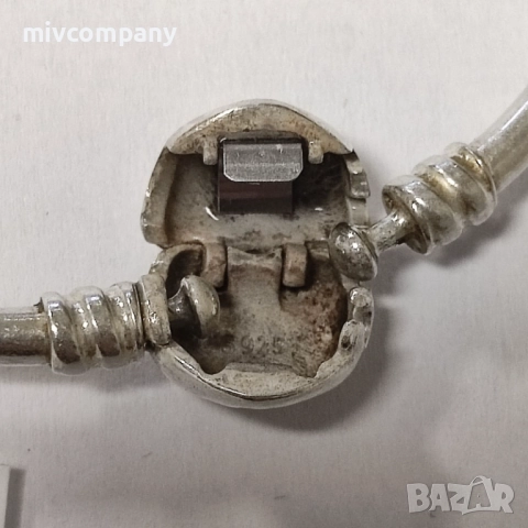 Сребърна гривна Pandora с три талисмана 15.36гр., снимка 5 - Гривни - 52297980