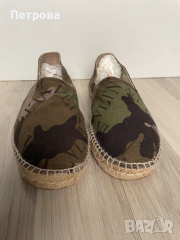 Мъжки еспадрили Valentino Garavani 42 Оригинал, снимка 3 - Мокасини - 51889572