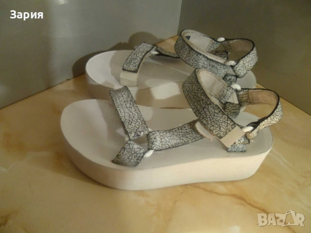 TEVA сандали платформа №37, снимка 2 - Сандали - 51501535