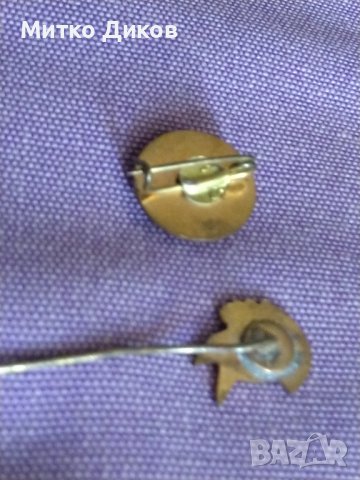 Футболна значка на Румъния фехтовка винтидж емайл, снимка 3 - Футбол - 38774376