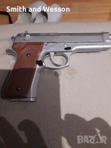 Airsoft Beretta 92 ,6mm caliber .Мощност - 0,6джаула , снимка 3 - Въздушно оръжие - 56273785