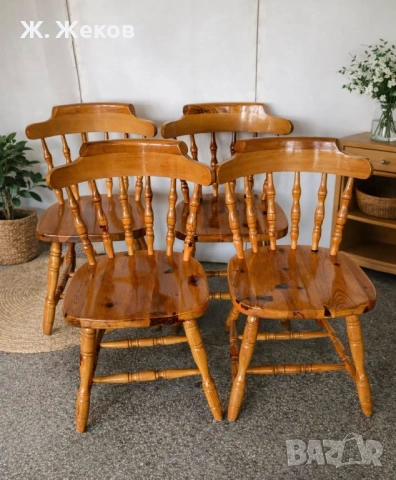 Четири масивни дървени трапезни стола