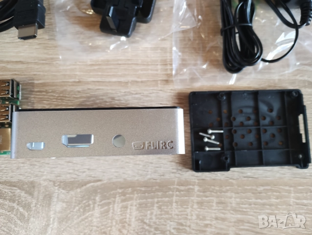Raspberry Pi 3B+ 1GB Flirc Case 32GB MicroSD, снимка 5 - Работни компютри - 52508736