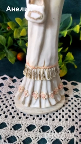 Фигура на дама с маркировка , снимка 4 - Статуетки - 51012116