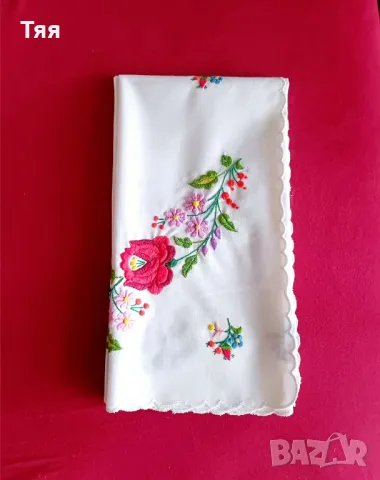 Покривка за маса с бродерия , снимка 2 - Покривки за маси - 50136445