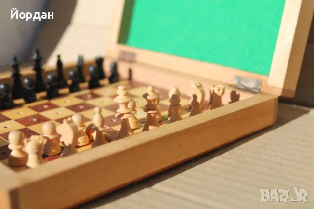 Дървен шах миниатюра, снимка 9 - Други ценни предмети - 47719130