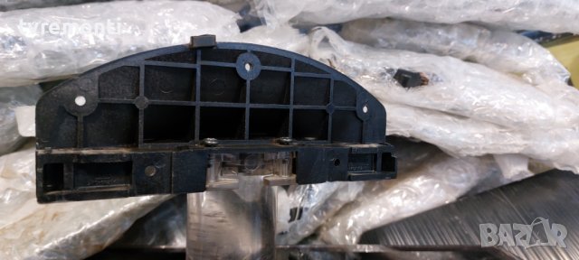 телевизор SAMSUNG модел UE32B7000W оригинална стойка Bn61-05485X, снимка 2 - Стойки, 3D очила, аксесоари - 42236639