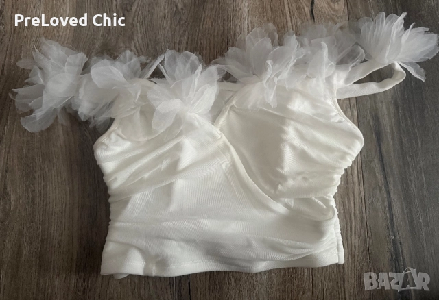 Бял потник с цветя 