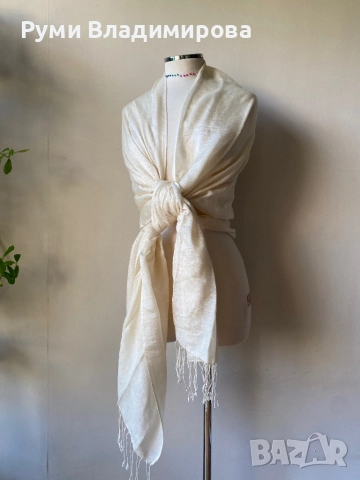 Шал в цвят екрю от пашмина, снимка 2 - Шалове - 52532161