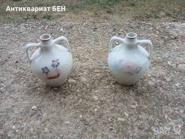 ВИНТИДЖ ПОРЦЕЛАНОВИ ВАЗИЧКИ VELPORC – КОМПЛЕКТ ОТ 2 БР. , снимка 2 - Антикварни и старинни предмети - 56233089