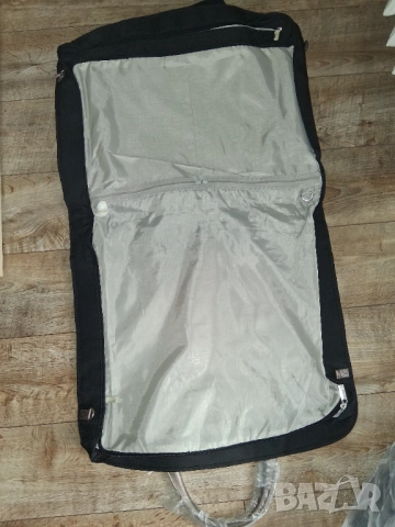 органайзер за багаж Diane von Furstenberg Black Suitcase Luggage Organizer Wardrobe Garment Rack Bag, снимка 3 - Куфари - 52503708