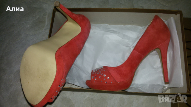 Високи червени елегантни велурени обувки -италиански 37, снимка 6 - Сандали - 16038615