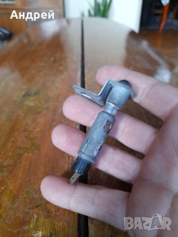 Стар плафонен конакт Лада,ВАЗ,Lada 2107, снимка 2 - Аксесоари и консумативи - 44604163