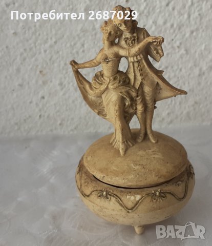 Стара кутийка Италия, интересна голяма антикварна статуетка, друга фигура - целувка, любов, снимка 3 - Декорация за дома - 34356366