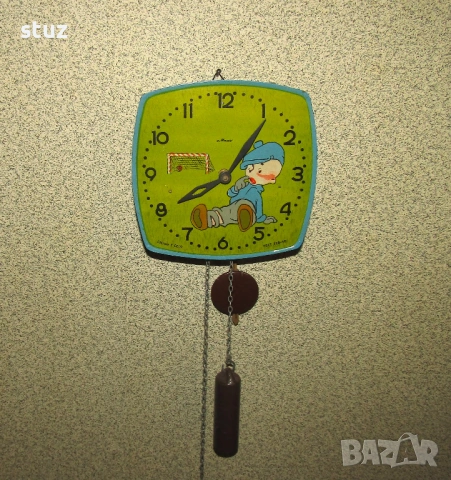 Съветски механичен стенен часовник Маяк -  "Малкият вратар"