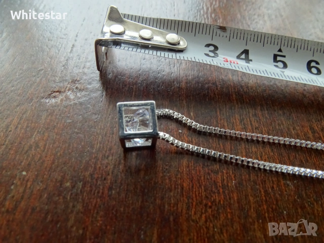 Посребрен дамски комплект - ланец, гривна, обеци - "Кубче с кристал", снимка 3 - Колиета, медальони, синджири - 53623575