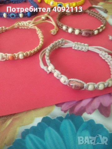 Предлагам ръчно изработени гривни макраме., снимка 8 - Гривни - 51244609