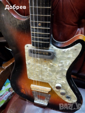 Българска електрическа китара Орфей