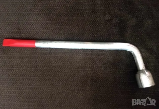 Ключ за джанти Форд - оригинал, снимка 2 - Аксесоари и консумативи - 49918846