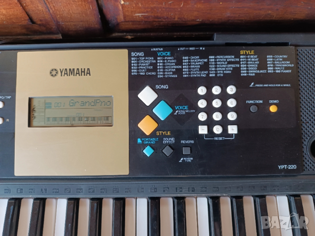 Синтезатор Yamaha YPT 220, снимка 4 - Синтезатори - 52497729