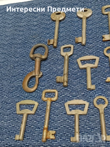 Лот стари ключове, най-различни., снимка 2 - Колекции - 50690253