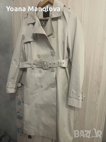 Бежов тренчкот