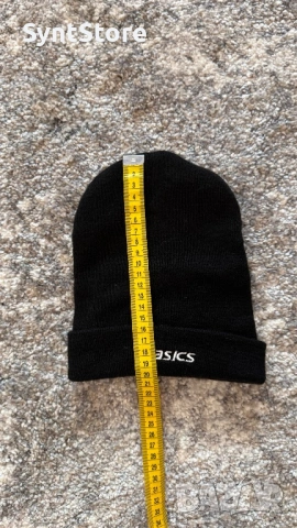 Зимна спортна шапка ASICS – Черна, снимка 3 - Шапки - 53015828