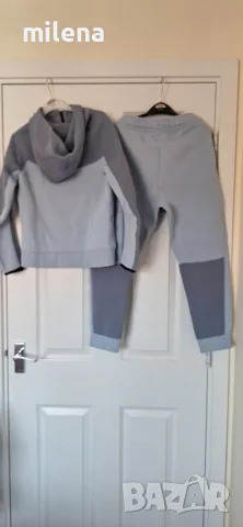 Nike tech fleece нов оригинален екип 137-147 горнище, 147-158 долнище, снимка 2 - Детски анцузи и суичери - 56211680