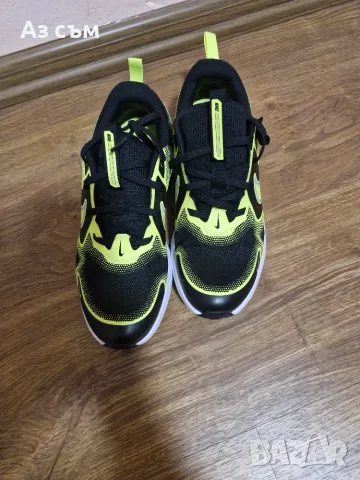 Маратонки Nike .