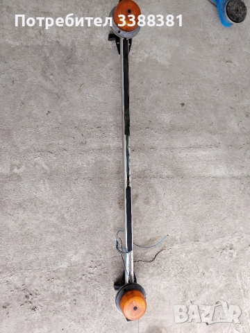 стойка с буркани пътна помощ