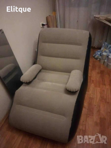 Преносимо надуваемо кресло и табуретка предназначена за почивка и релакс