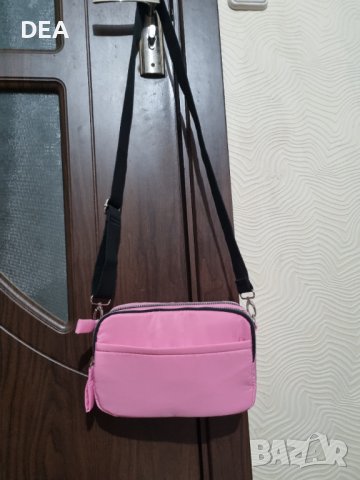 Розова чанта БАРБИ Crossbody-30лв.НОВА, снимка 1 - Чанти - 41830597