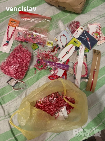 Мартеници- голямо количество