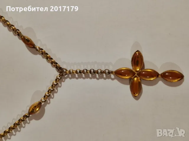 Красиво и ефектно колие кръст