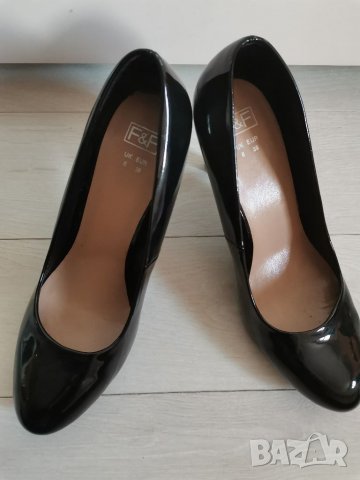 Лачени дамски обувки на F&F, снимка 2 - Дамски обувки на ток - 33816674