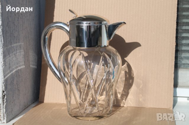 Кристална кана с метален посребрен обков 