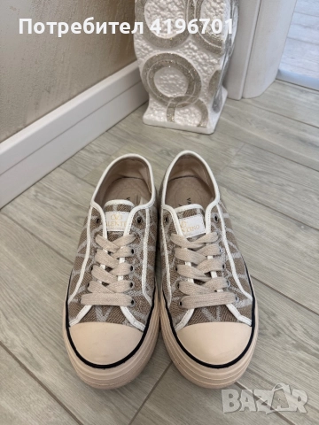 Обувки Valentino