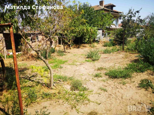 Къща близнак в с. Страшимирово – 200 кв.м обща площ с гараж, склад и висок тавански етаж!, снимка 18 - Къщи - 53094127