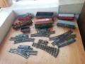 Лот части влакче вагони конструктор релси - стара игра, снимка 1