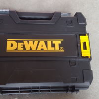 Акумулаторен ъглошлайф DeWALT 24V 5,0 Ah + 2 батерии и зарядно +5 диска за метал, снимка 2 - Други инструменти - 36333350