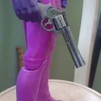 Голяма фигура на Joker 28 см с два метални револвера, снимка 5 - Колекции - 41824319